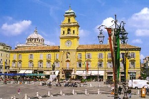 Xtrallusion offers characteristic Bed and Breakfast, B&B, Guest House, Hotel, Albergo and Country Lodge accommodation in Italy. Plus independent self-guided Walking, Adventure, Activity, Skiing and Paragliding Holiday itineraries on the Italian Rivieras, in the Italian Lakes, in the Italian Alps and in some of the most beautiful corners of Italy.